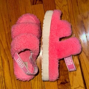 Uggs platform fuzzy sandals women's size 8